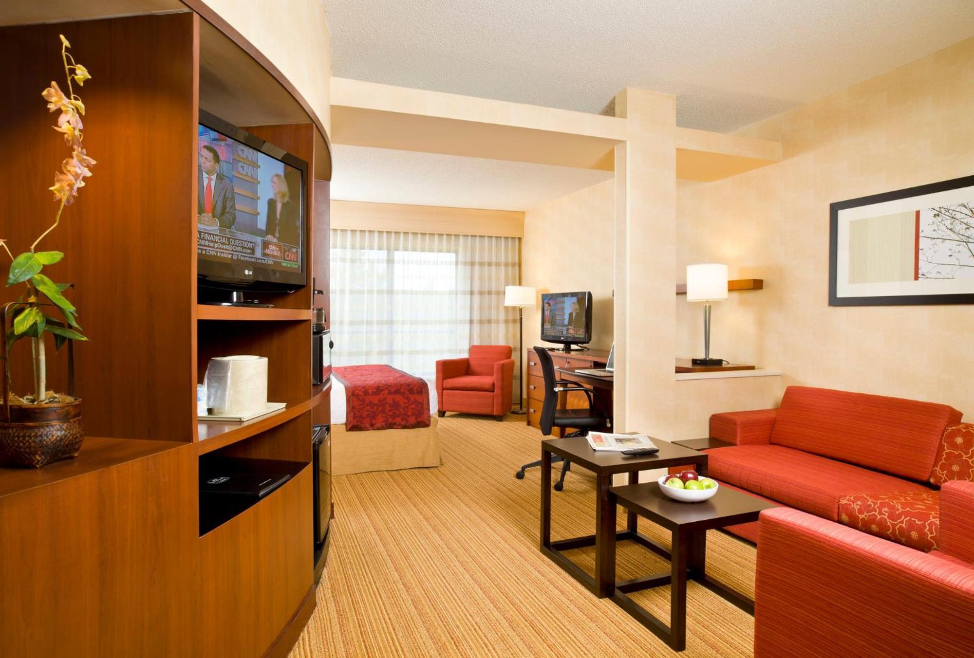 Courtyard Philadelphia/Langhorne Hotel Buitenkant foto